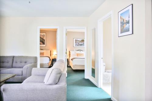 Grass Valley Hotel | Sierra Mountain Inn