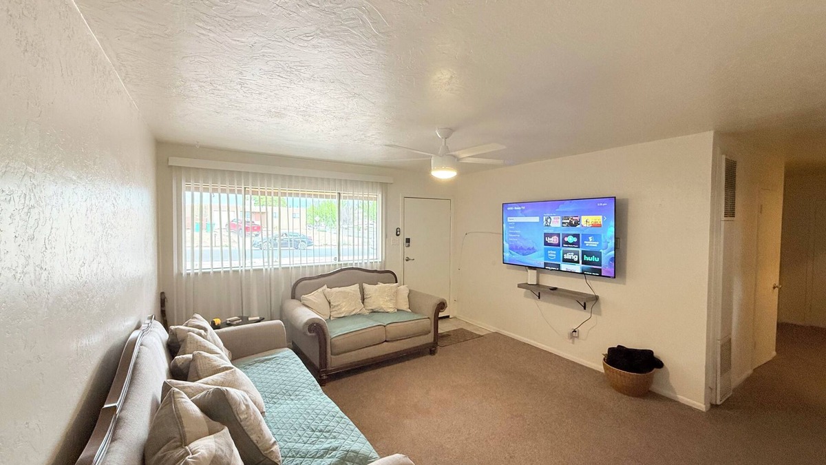Farmington House | Sierra Vista Hideaway! Pets! Near Mall + Free Dinner!
