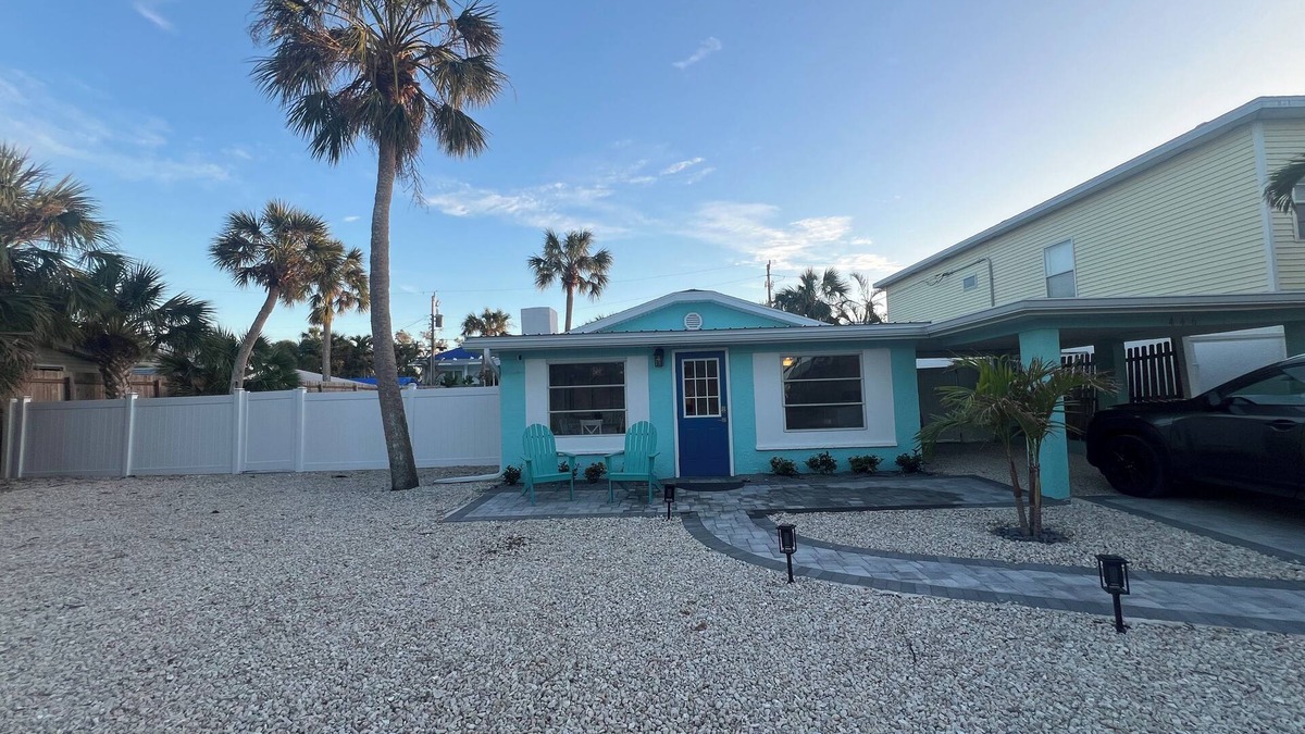 Siesta Key Cottage | Siesta Key Cottage one block to village, 3 blocks to beach, Private heated pool