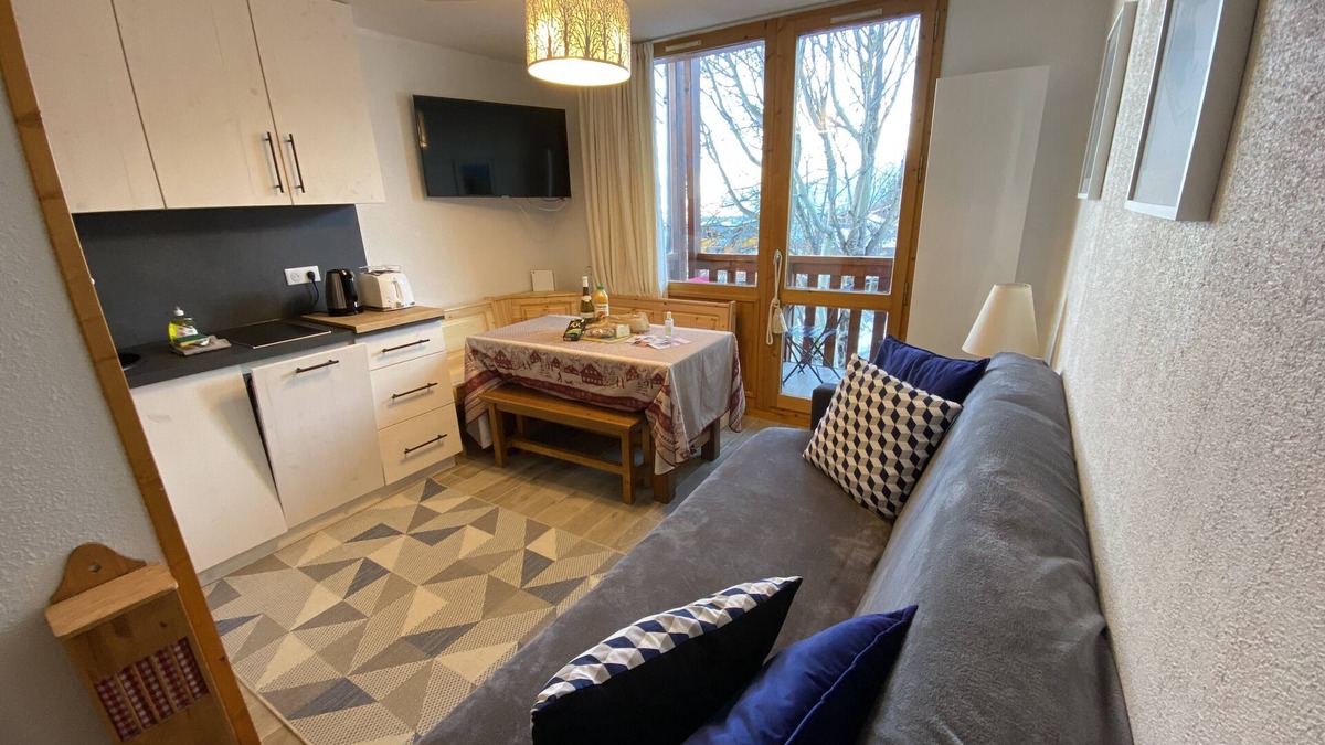 Montalbert Apartment | Signal 302 for 6 person