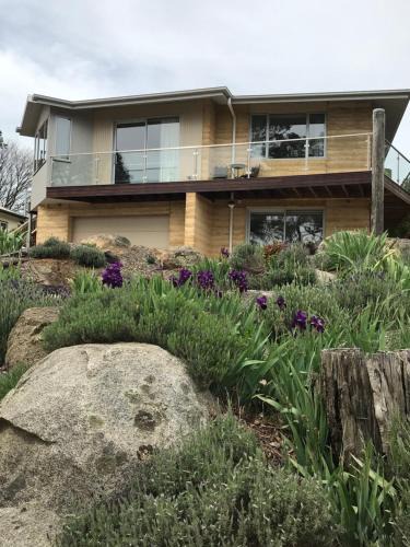 Gembrook Bed & Breakfast | SIGNAL BOX Short Stay