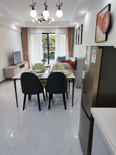 Kidono Apartment | Silent Nights at Lola's