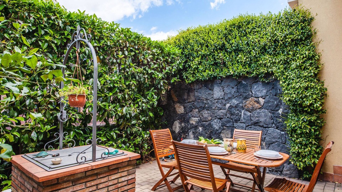 Trecastagni Ski Chalet | Siliqua House with Garden by Wonderful Italy