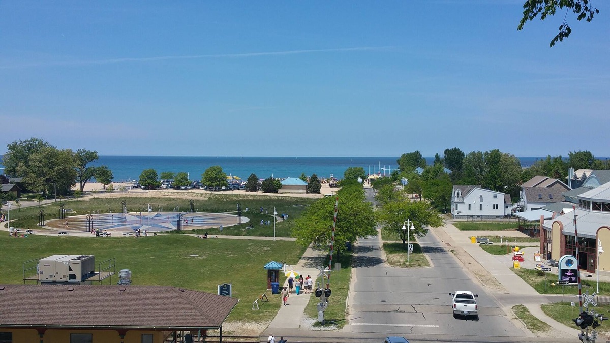 Saint Joseph House | Silver Beach Beach House - downtown St. Joseph Mi