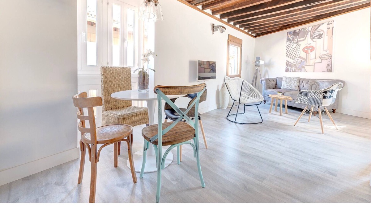 Toledo City Center Apartment | ~SILVER~ by myhomeintoledo.com