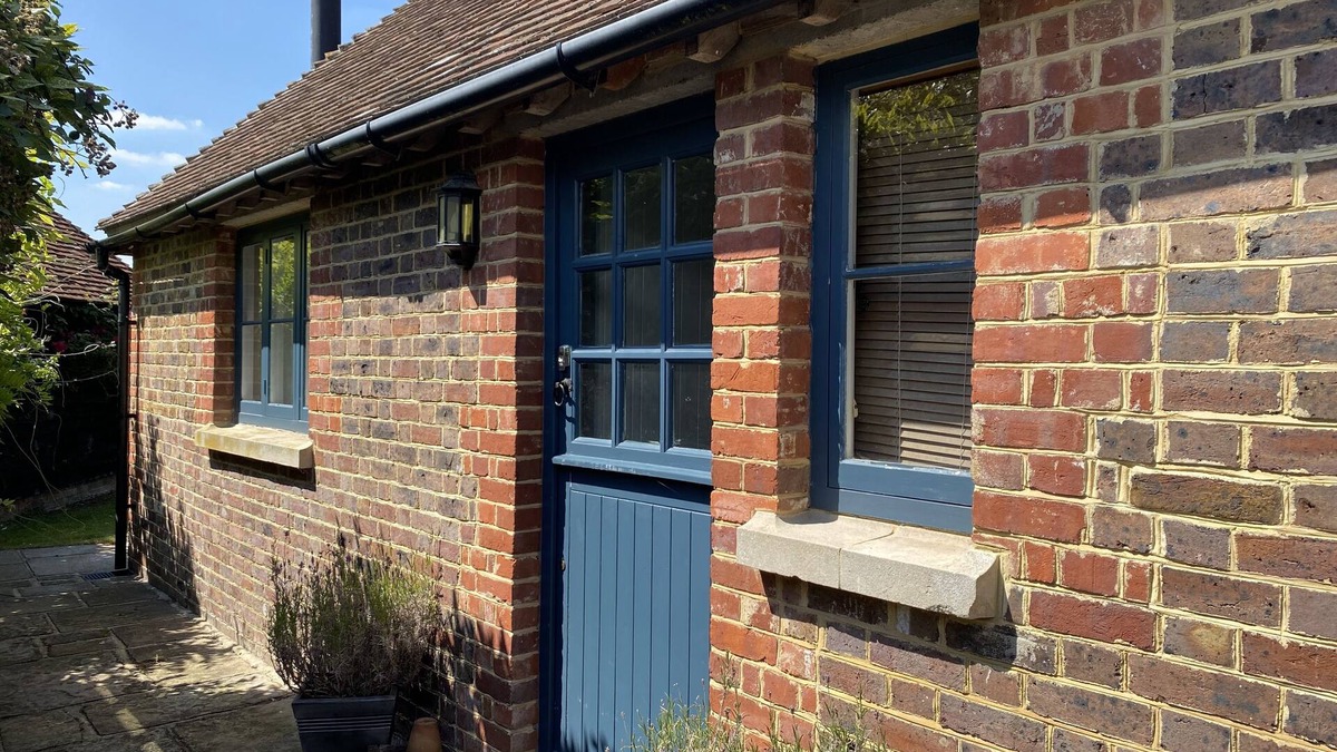 Maidstone Cottage | Silver Cottage, Hunton. Beautiful, secluded cottage. Idyllic Location. Parking