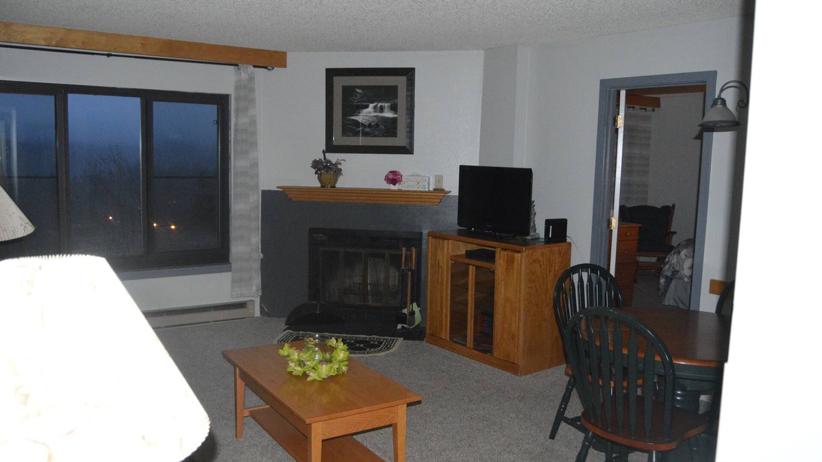 Snowshoe Condo | Silver Creek 1707 - 2 Bdrm Condo, No Cleaning Fee, A/C, Pool & Hot Tub