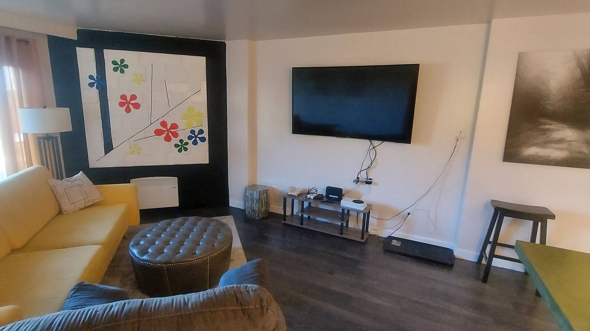 Snowshoe Condo | Silver Creek 2 BR Condo, No Cleaning Fees, A/C, Pool/Hot Tub