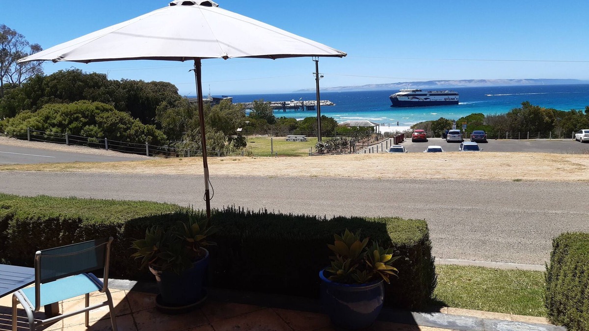 Penneshaw House | "Silver Gull" The Ultimate Getaway
