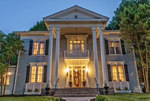 Independence Bed & Breakfast | Silver Heart Inn & Cottages