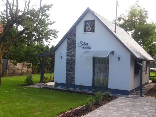 Gyoparosfuerdo House | Silver House vendégház