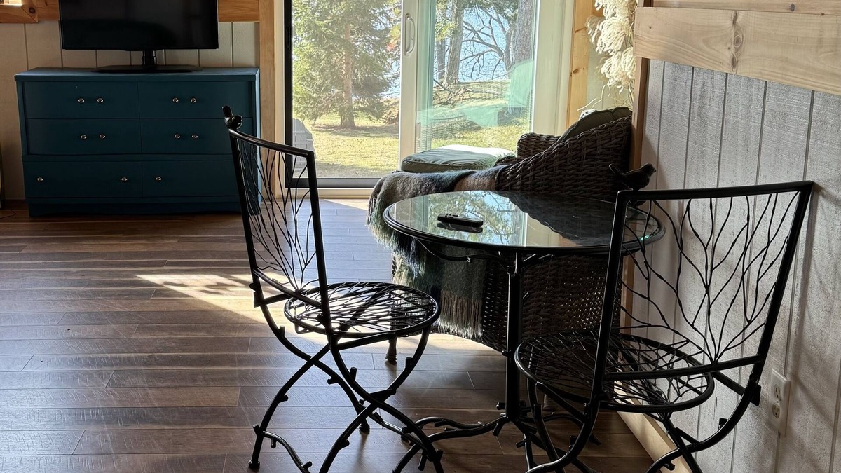 Perry House | SILVER LAKE STUDIO - Located on Silver Lake & 9 miles from Letchworth State Park