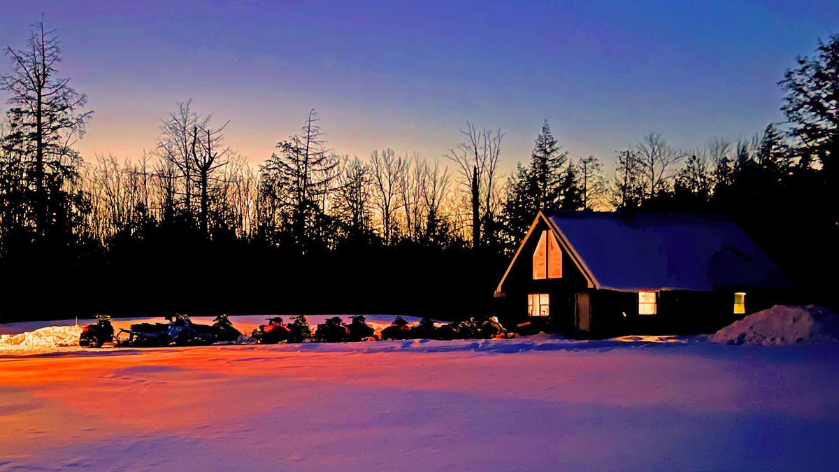 Pelkie Cabin | Silver Mountain Cabins #2 (sleeps 9)