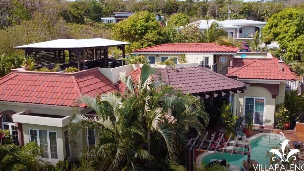 Duncans Villa | SILVER SAND ESTATE 5br 5.5ba Villa/.1 mi walk to Beach/PRIVATE CHEF & POOL