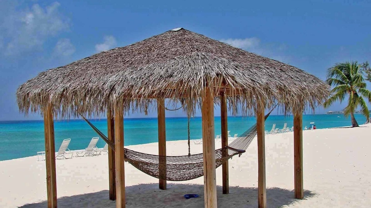 Seven Mile Beach Apartment | Silver Sands Condominiums