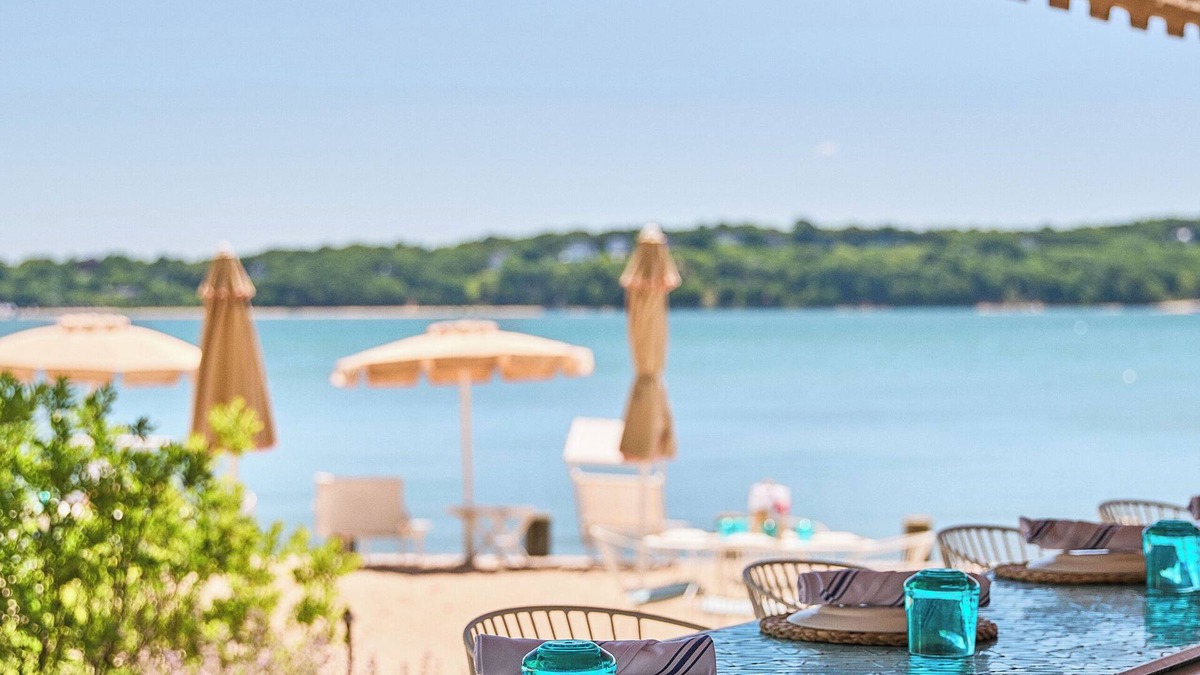 Greenport West Hotel | Silver Sands Motel & Beach Bungalows
