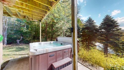 Pittsfield House | Silver Spring Chalet