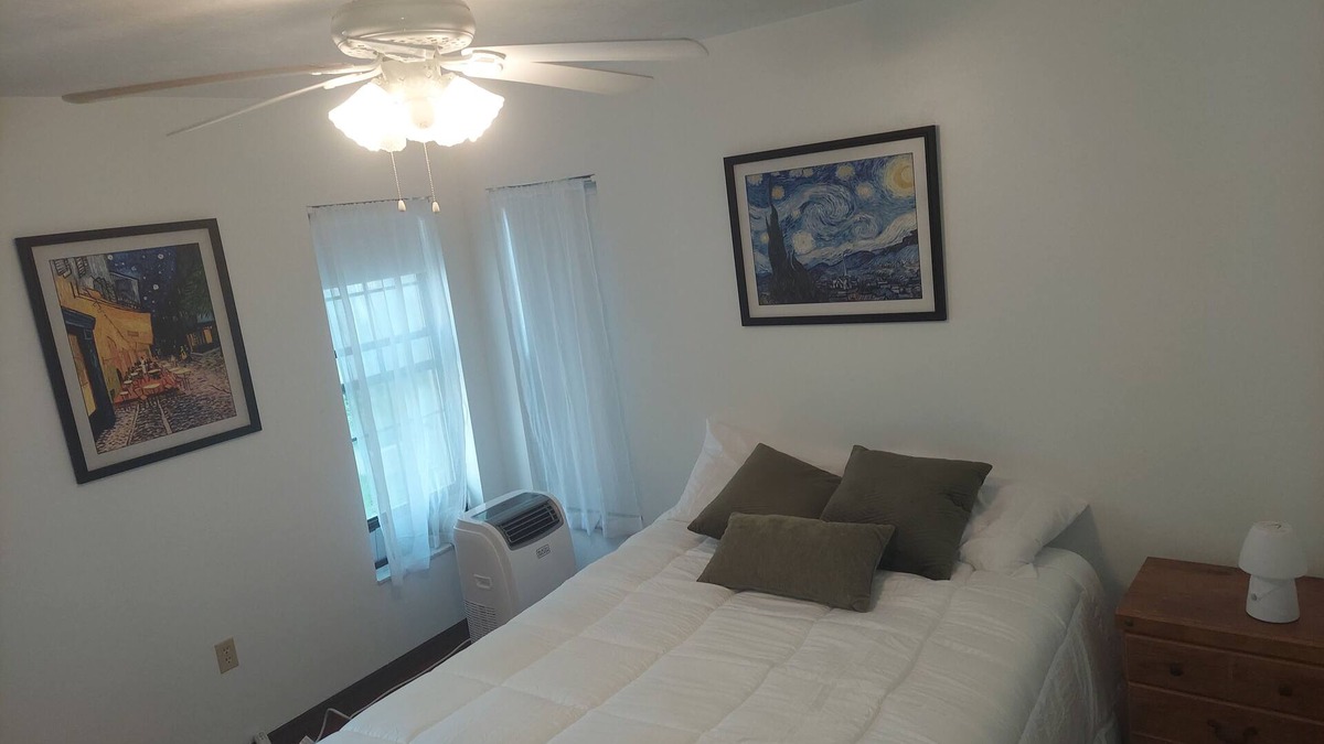 Fort King District Ski Chalet | Silver Springs 3-bedroom Chalet with AC, Pool and WiFi in wonderful Ocala
