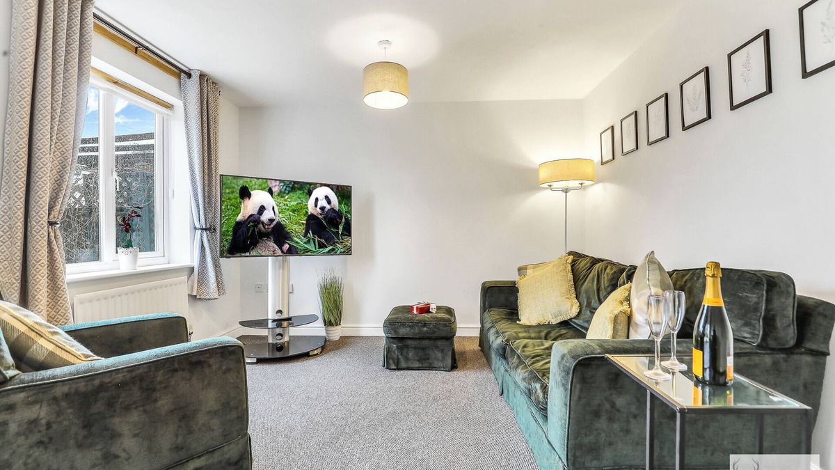 Ravenstone House | Silver Stag Properties, 4 BR Gem in Coalville