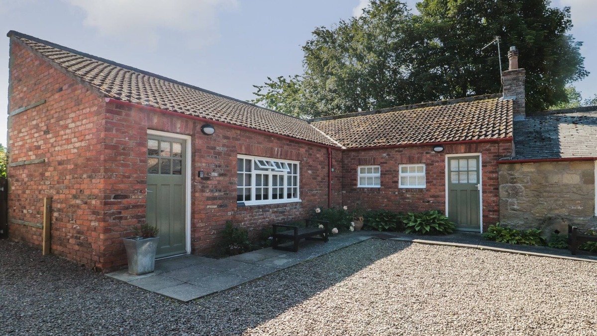 Ford Cottage | SILVERBIRCH, pet friendly, with a garden in Cornhill-On-Tweed