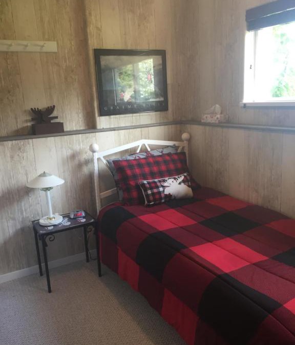 Smithers Bed & Breakfast | Silvern Lake Trail Bed and Breakfast