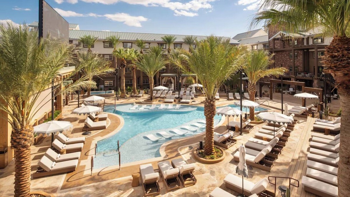 Enterprise Hotel | Silverton Hotel and Casino, Luxe Lodge Suite