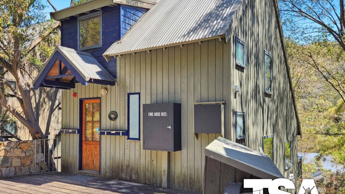 Thredbo Ski Chalet | Silverwood Chalet - Central Village