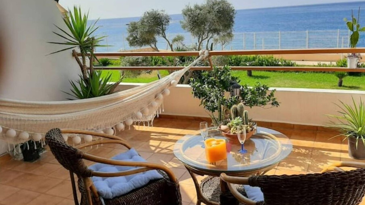 Byblos Apartment | Silvia's Studio de Plage Romantique de Byblos