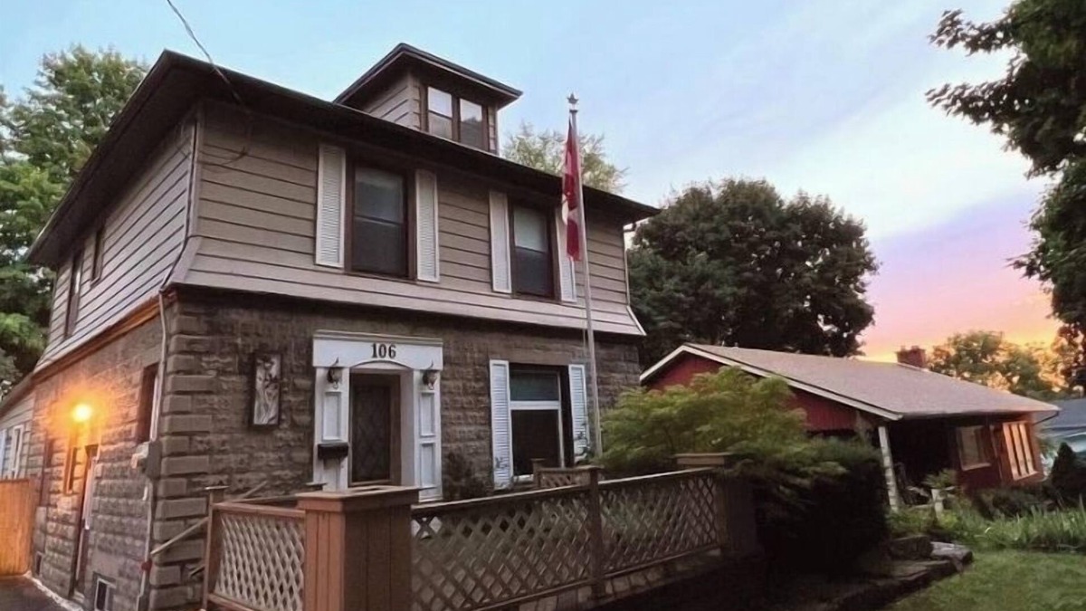 Simcoe House | SIMCOE SUITES - QUIET 3 BEDROOM HOUSE