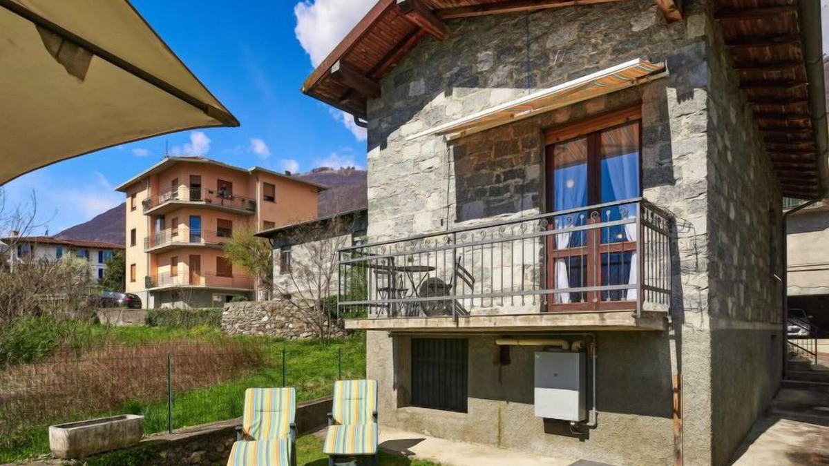 Gera Lario House | Simoni (GLA107) by Interhome