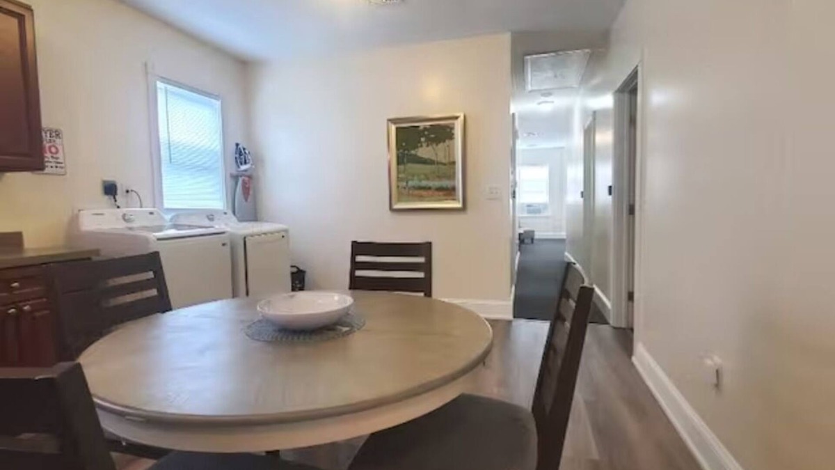 Hartford Apartment | Simple and Relaxing Urban Condo Near Everything