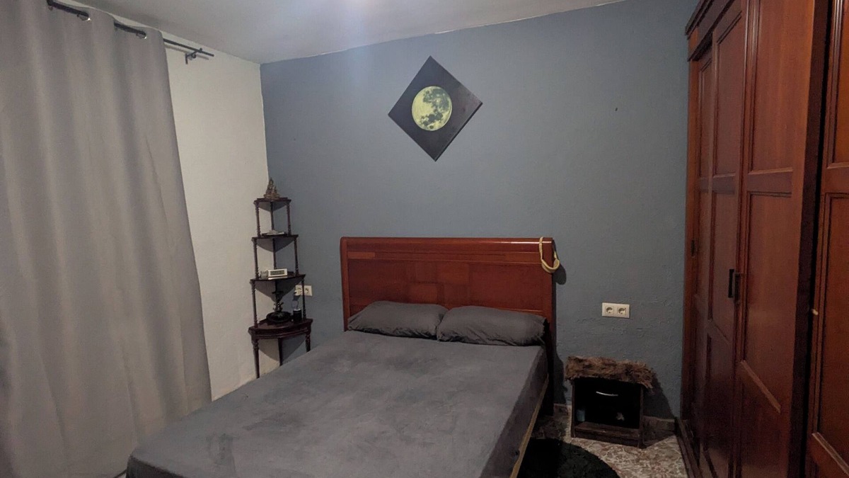 Giralda Sur Condo | Simple but comfortable room!