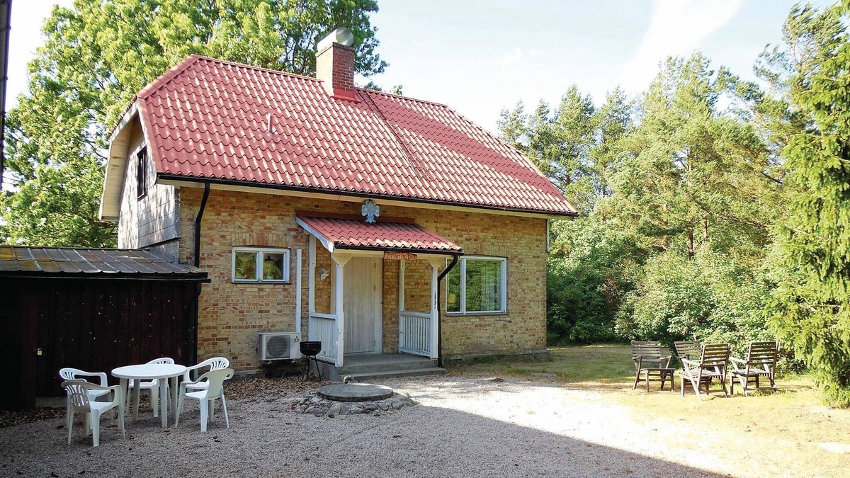 Listarum House | Simple cottage with nature on the doorstep, located in beautiful Österlen and in a secluded location