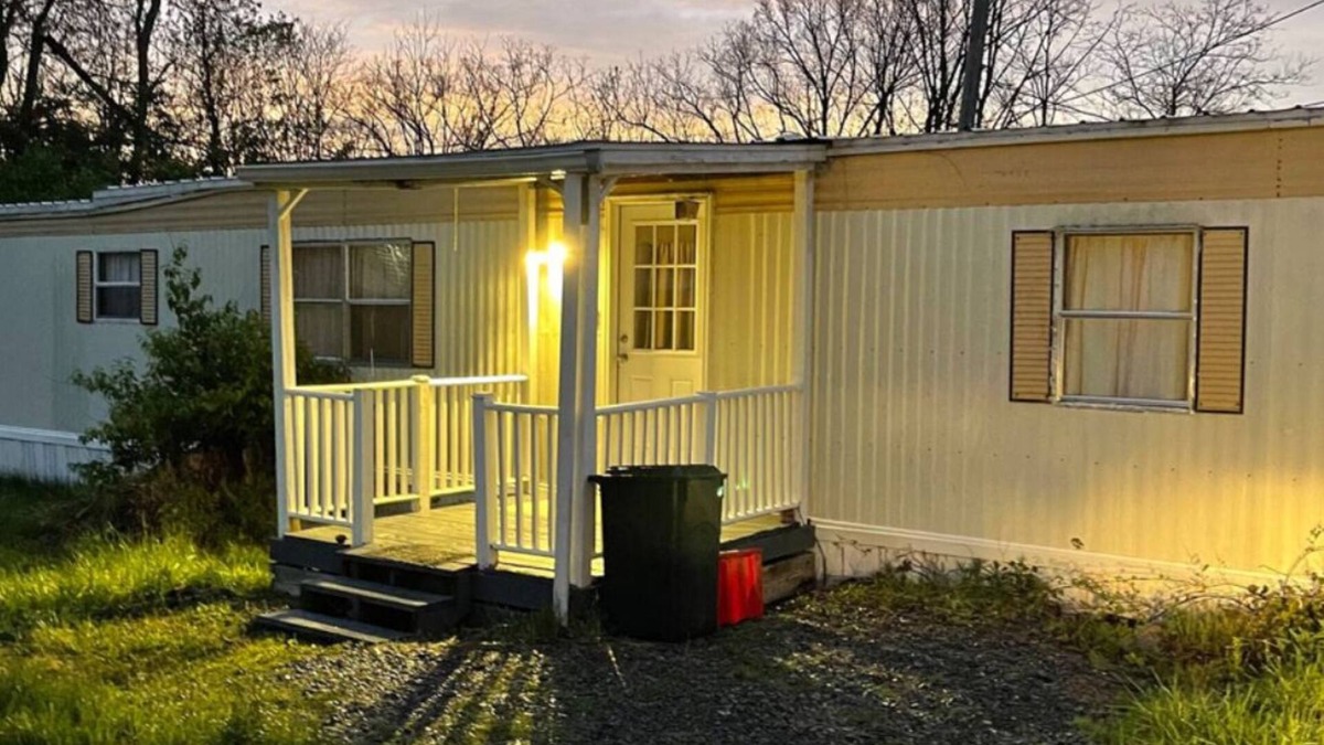 Pleasant Gap House | Simple mobile home in Happy Valley