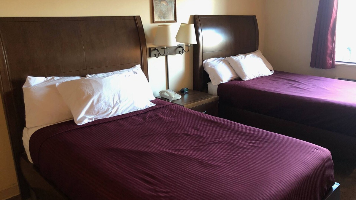 Shelbina Hotel | Simple Rewards Inn Shelbina
