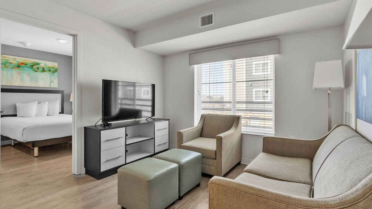Far North Central Apartment | Simplicity At the Rim 1201 I Comfy 2 Bed 2 Bath