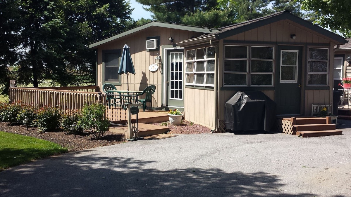 Leola Apartment | Simply delightful Guest Suite in Lancaster County Country