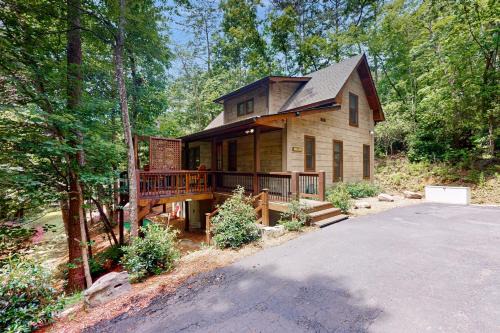 Blue Ridge House | Simply Devine at Water's Edge