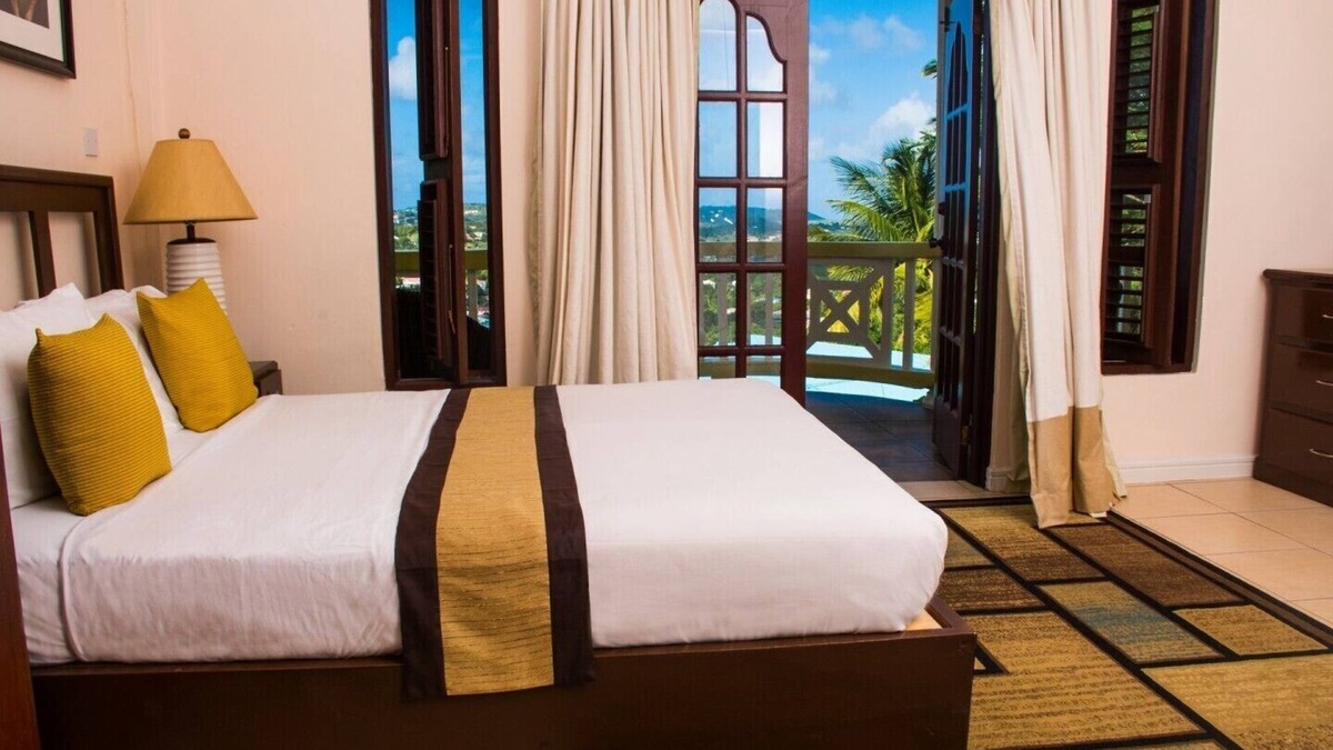 Marisule House | Simply Heavenly! Large Self Catered Apartments With Huge Pool - Apartment With Sea View