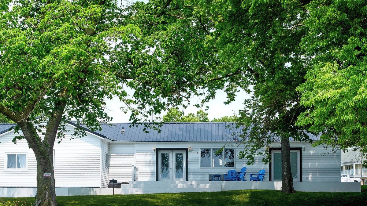 Sandusky Apartment | Simply Kelleys Resort -The Great Escape West- charming and renovated 2-bed!