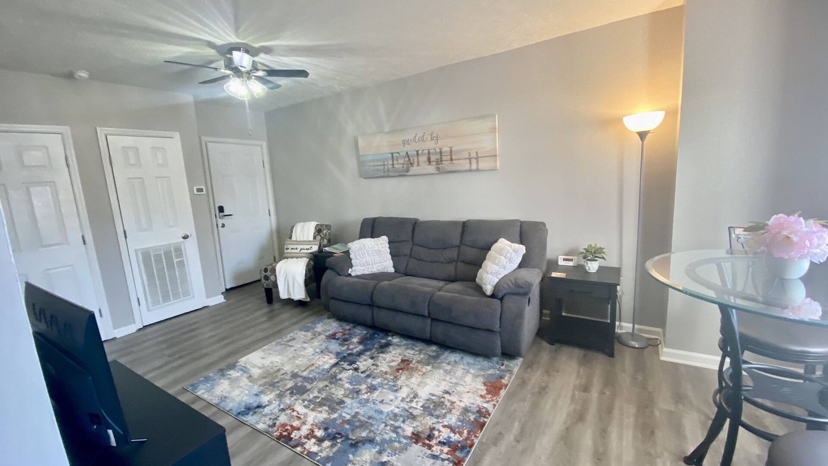 Richmond Apartment | Simply sweet - Entire 1 bed upstairs apt near EKU