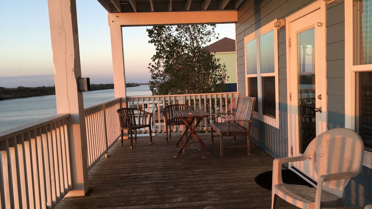Matagorda House | Simply the Best River House. 100+ 5 star reviews. Ideal for fishermen + families