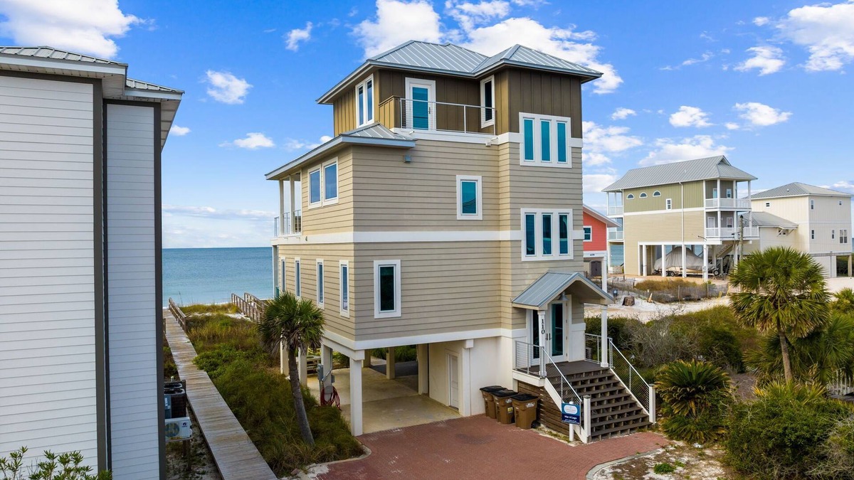 Cape San Blas House | Singing Waves | Gulf-Front Retreat w/Fire Pit and Sunset Views + Shared Pool