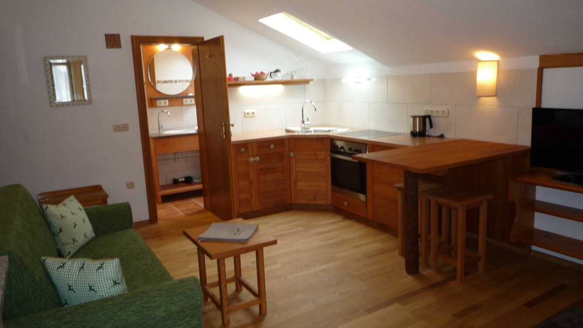 Bad Wiessee Apartment | Single apartment no. 9, 2nd floor, east-facing balcony - Gästehaus Johanna