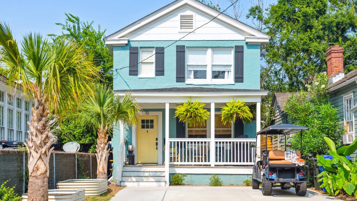 Westside House | Single Family Downtown House with Private Yard