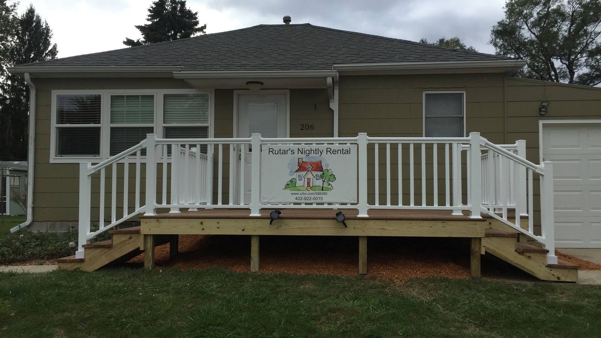 Pender Cottage | Single Family Home, Attached Garage, 2 Blocks Off Main Hwy. In Pender, Nebr.