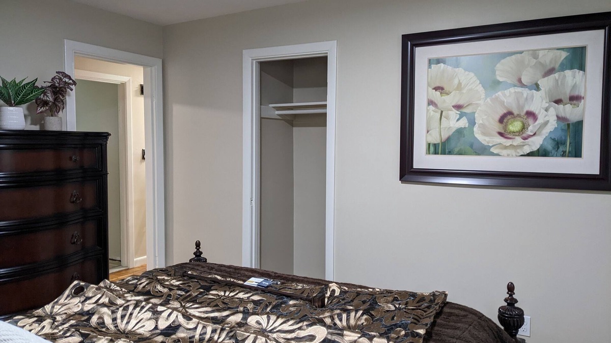 Riverside House | Single Family Suburban Home just minutes to Providence
