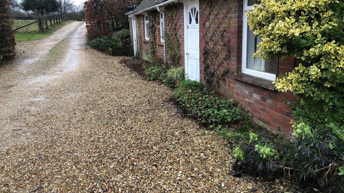 Winterbourne Earls Cottage | Single floor, self-catering Annexe next to main house, with parking.