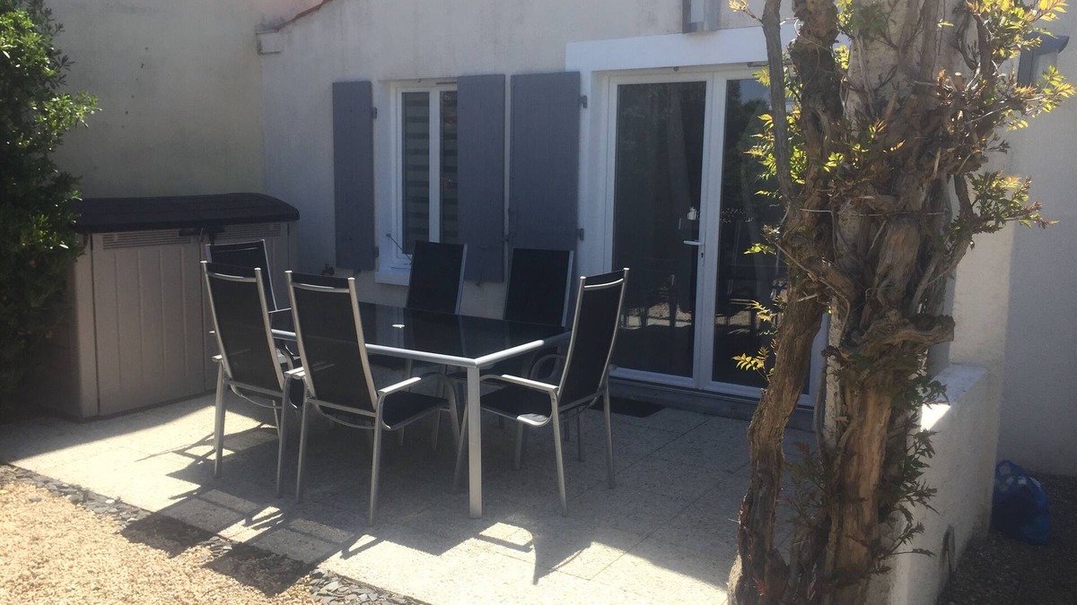 Saint-Georges-de-Didonne Apartment | Single storey house terrace 400 m from the beach near Royan Pointe de Valliére