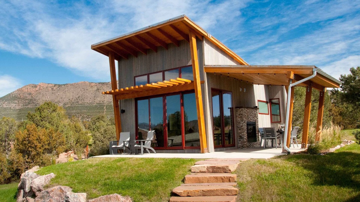 Canon City Cabin | Single King Cabin - Royal Gorge Cabins